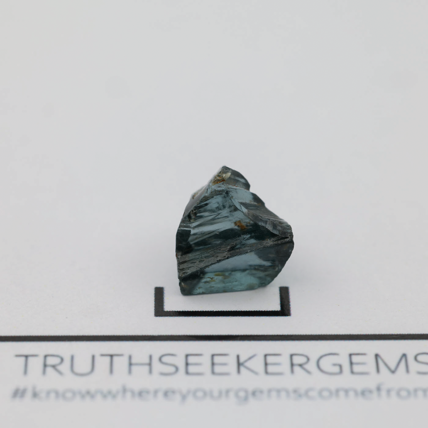 Spinel 0.82 g