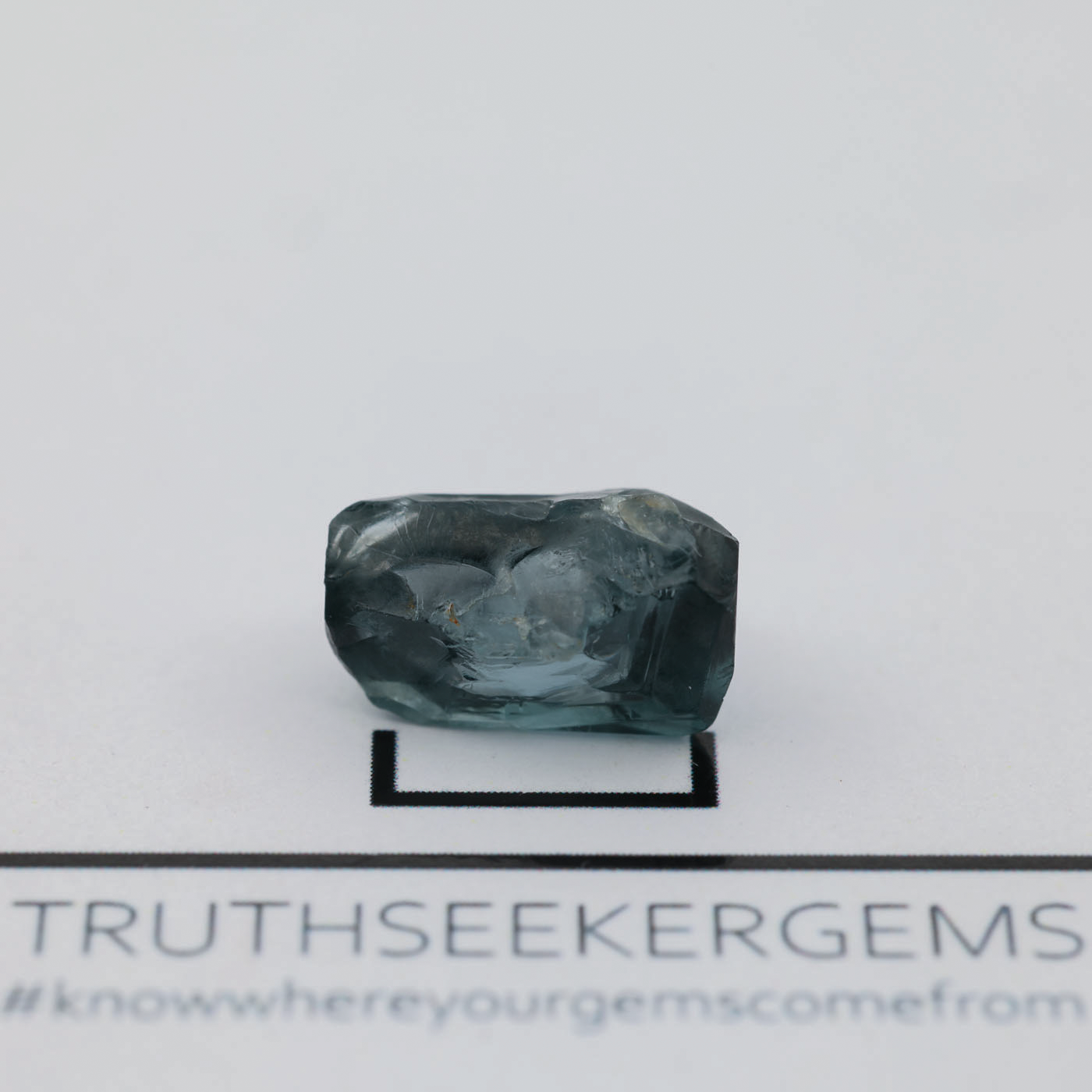 Spinel 1.02 g