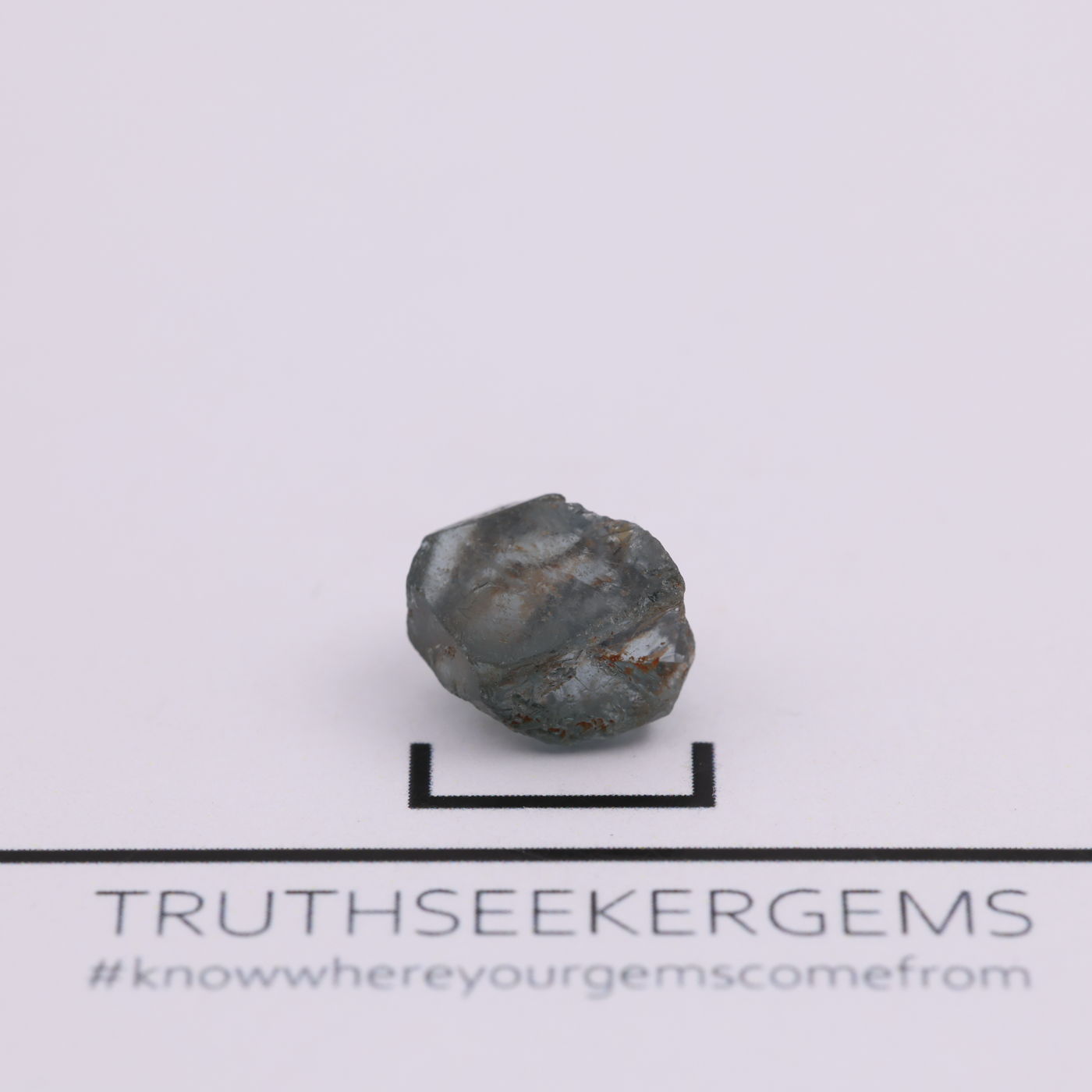 Spinel 0.82 g