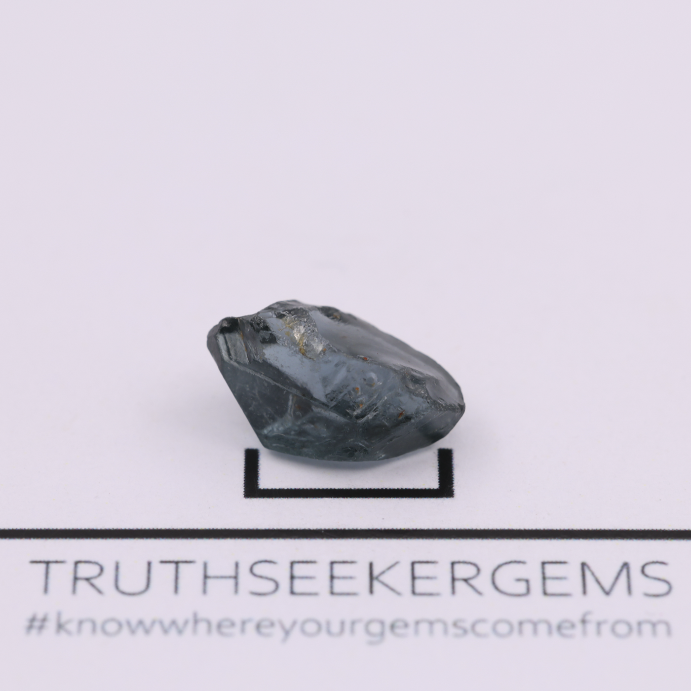Spinel 0.89 g