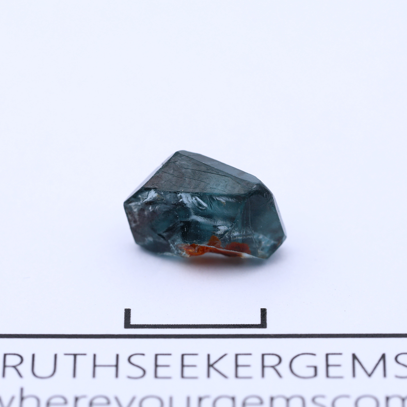 Spinel 0.82 g