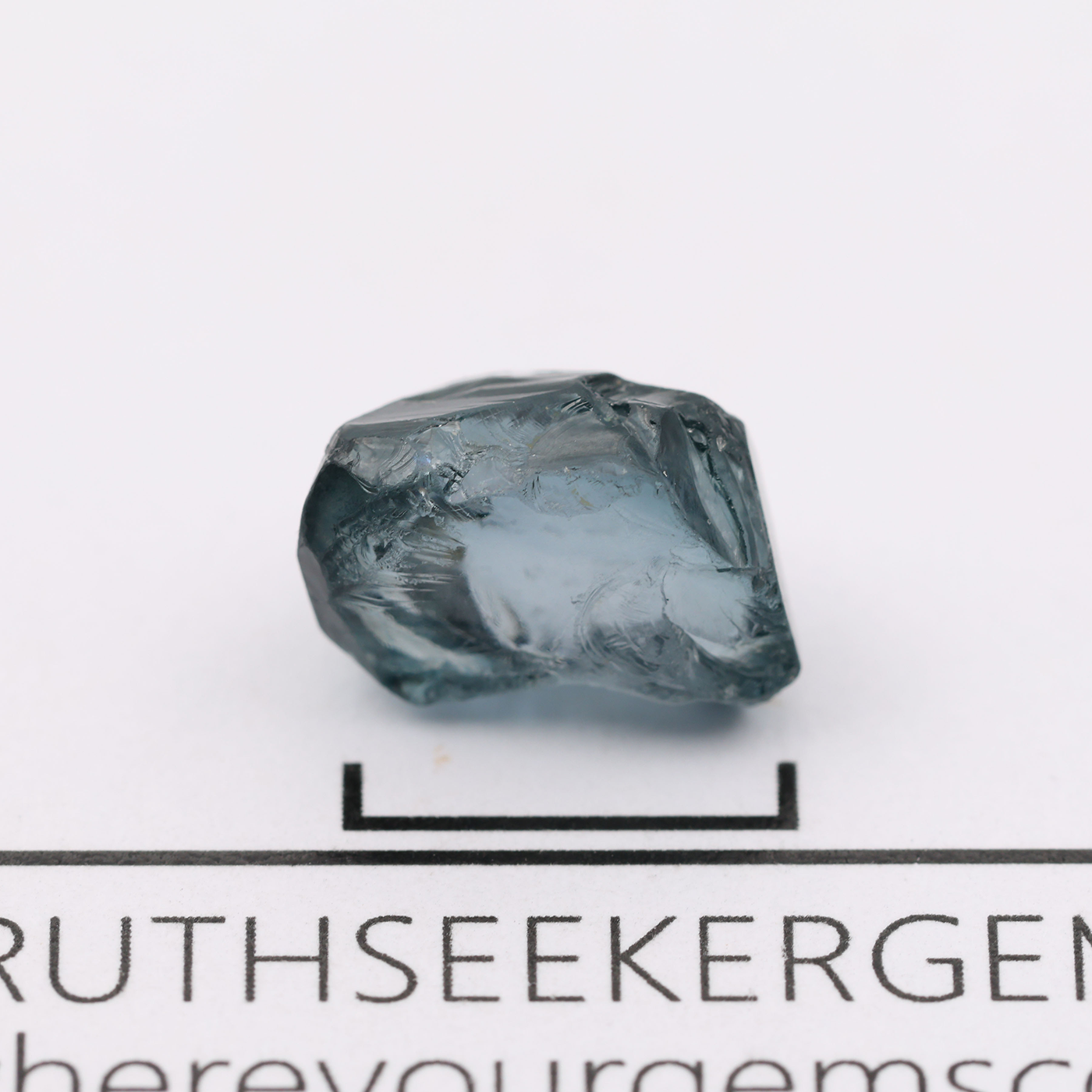 Spinel 0.94 g