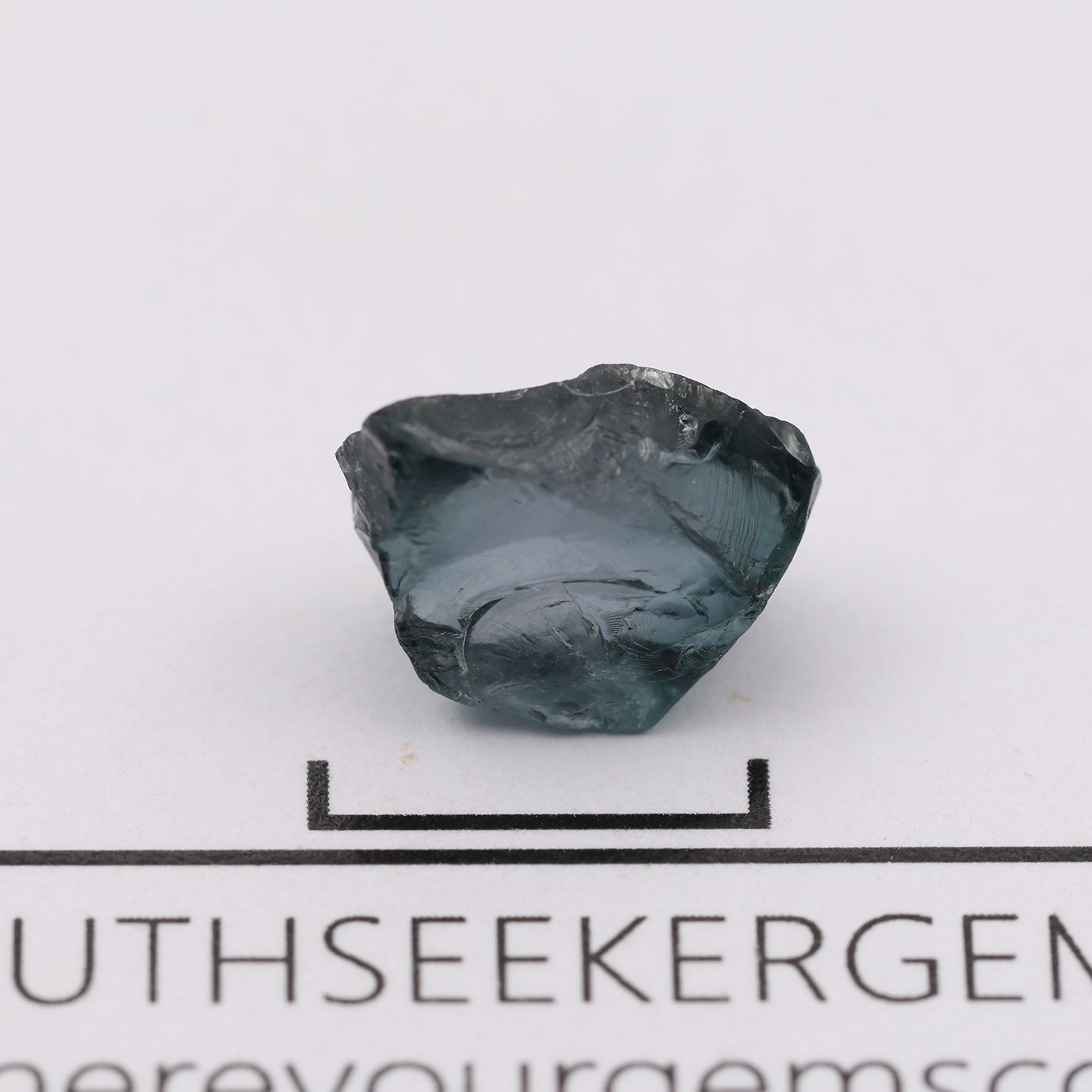 Spinel 0.82 g