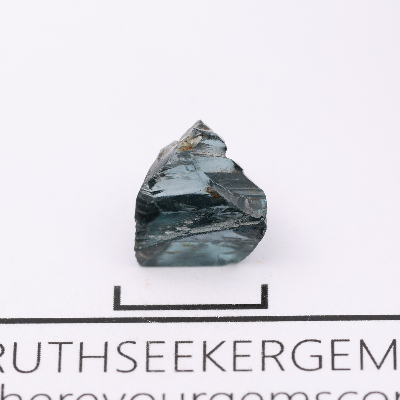Spinel 0.82 g
